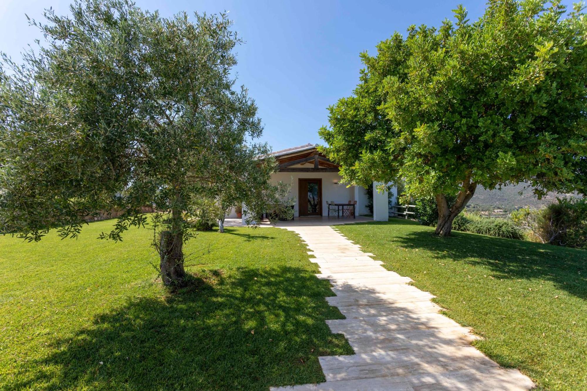 Villa Alba Esclusiva Villa Con Piscina A Sfioro E Vista Mozzafiato Sul Mare Cugnana Exteriör bild