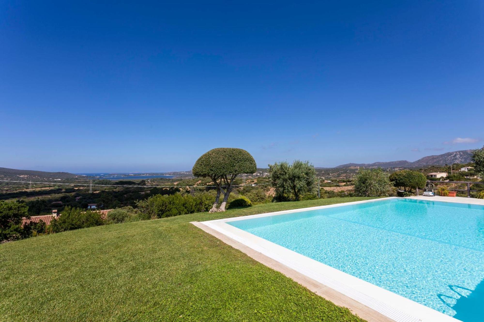 Villa Alba Esclusiva Villa Con Piscina A Sfioro E Vista Mozzafiato Sul Mare Cugnana Exteriör bild