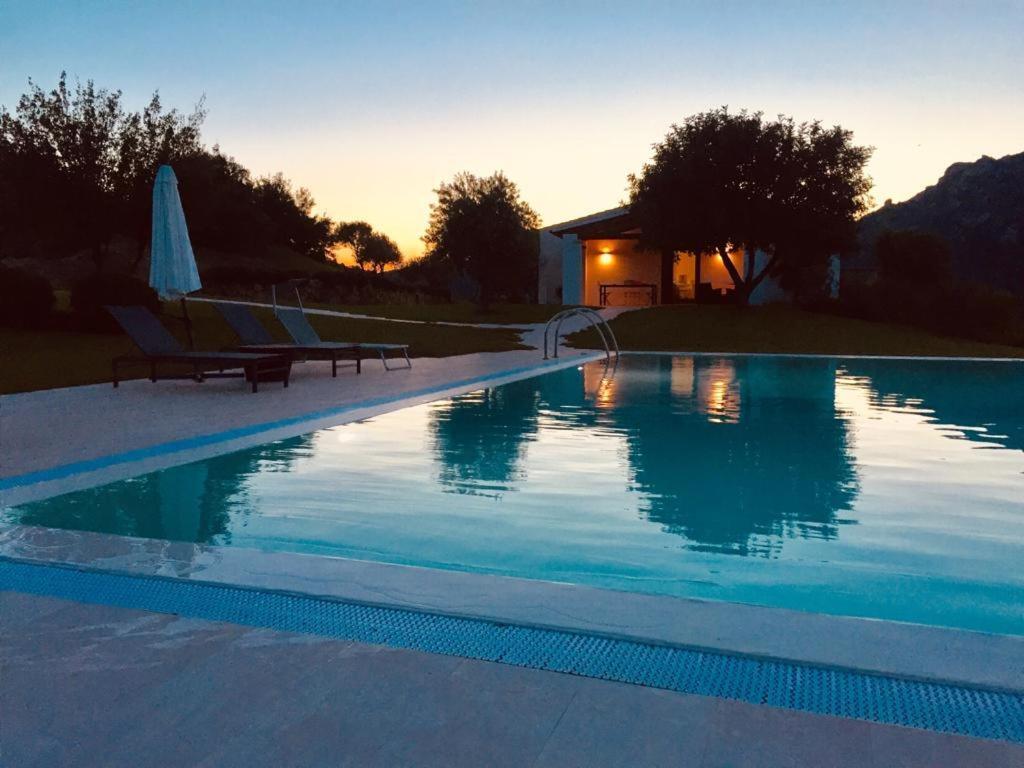 Villa Alba Esclusiva Villa Con Piscina A Sfioro E Vista Mozzafiato Sul Mare Cugnana Exteriör bild